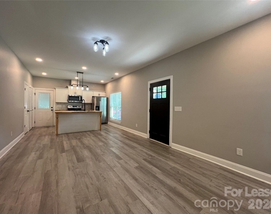 2425 Milton Avenue - Photo Thumbnail 2