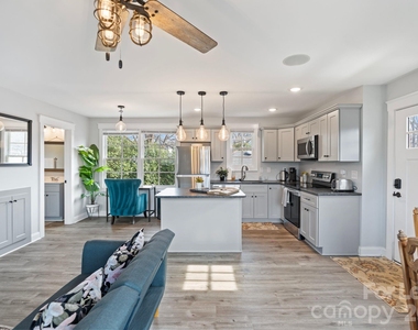 425 Tremont Avenue E - Photo Thumbnail 32