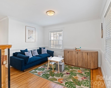 425 Tremont Avenue E - Photo Thumbnail 11
