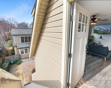 425 Tremont Avenue E - Photo Thumbnail 31