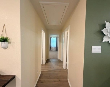 914 Jett Drive - Photo Thumbnail 9