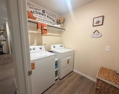 914 Jett Drive - Photo Thumbnail 10