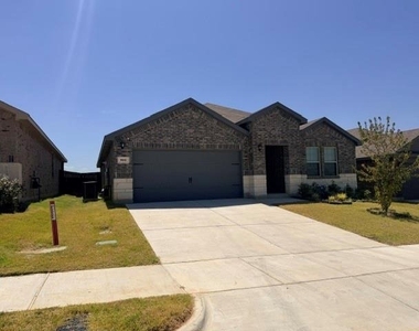 914 Jett Drive - Photo Thumbnail 1