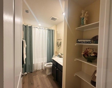 914 Jett Drive - Photo Thumbnail 14