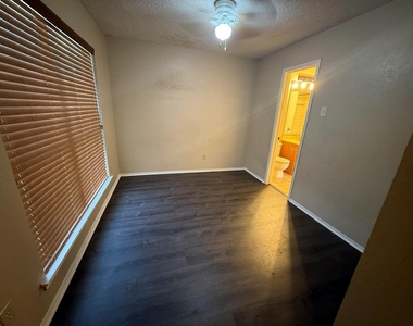 4922 Rolling Vista - Photo Thumbnail 9