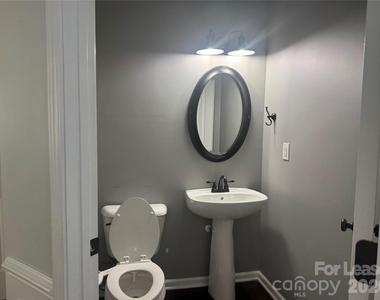 800 Pinkney Place - Photo Thumbnail 12