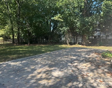 800 Pinkney Place - Photo Thumbnail 25