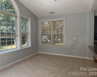 800 Pinkney Place - Photo Thumbnail 7