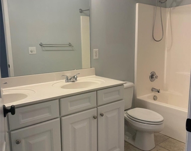 800 Pinkney Place - Photo Thumbnail 21