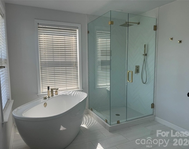 800 Pinkney Place - Photo Thumbnail 14