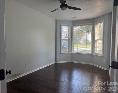 800 Pinkney Place - Photo Thumbnail 10