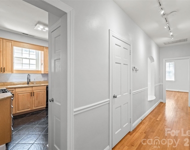 920 Monticello Terrace - Photo Thumbnail 2