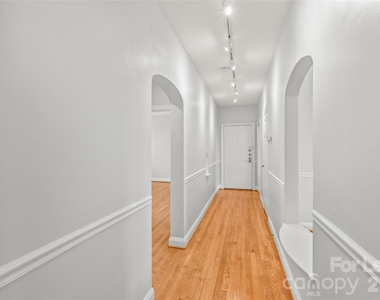 920 Monticello Terrace - Photo Thumbnail 3