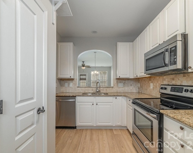 825 Gentlewinds Court - Photo Thumbnail 7
