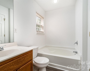 10307 Seedling Lane - Photo Thumbnail 16