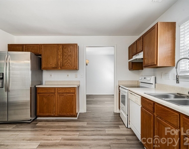 10307 Seedling Lane - Photo Thumbnail 6