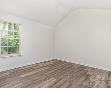 10307 Seedling Lane - Photo Thumbnail 12
