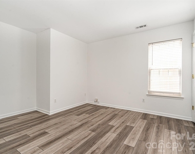 10307 Seedling Lane - Photo Thumbnail 15