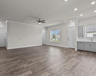 3293 Ganzer Road W - Photo Thumbnail 2