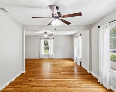 4708 Calmont Avenue - Photo Thumbnail 4