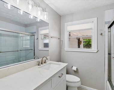 4708 Calmont Avenue - Photo Thumbnail 17