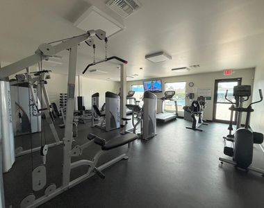 15860 Laurel Oak Circle - Photo Thumbnail 18