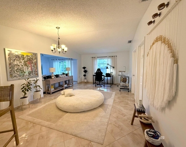15860 Laurel Oak Circle - Photo Thumbnail 10