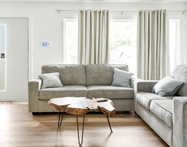 2321 Muret Street - Photo Thumbnail 2