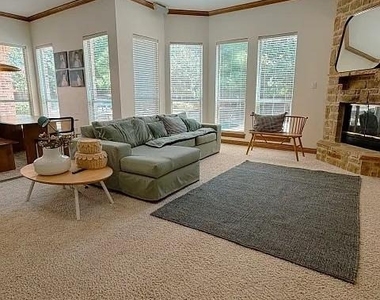 801 Timber Lake Circle - Photo Thumbnail 4