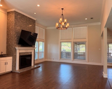 2024 N Saint Andrews Court - Photo Thumbnail 5