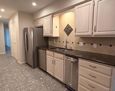 2024 N Saint Andrews Court - Photo Thumbnail 10