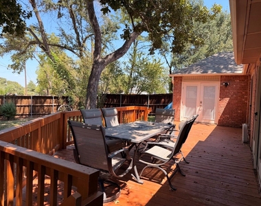 2024 N Saint Andrews Court - Photo Thumbnail 24