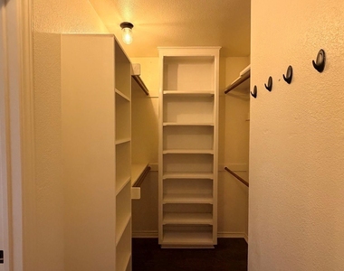 2024 N Saint Andrews Court - Photo Thumbnail 20