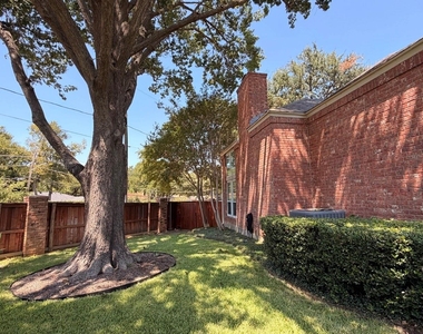 2024 N Saint Andrews Court - Photo Thumbnail 3