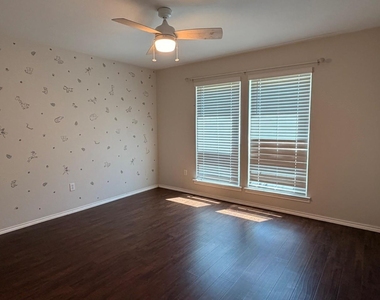 2024 N Saint Andrews Court - Photo Thumbnail 11