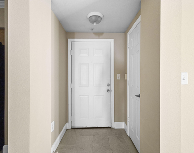 6450 Emerald Dunes Drive - Photo Thumbnail 5