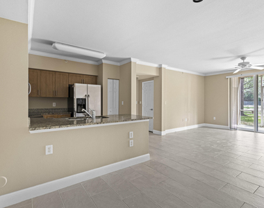 6450 Emerald Dunes Drive - Photo Thumbnail 12