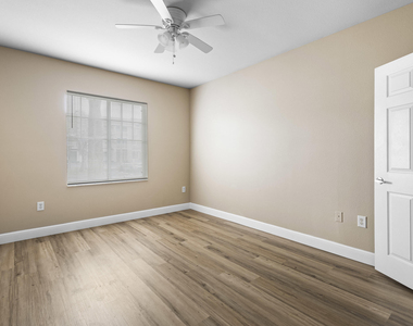 6450 Emerald Dunes Drive - Photo Thumbnail 19