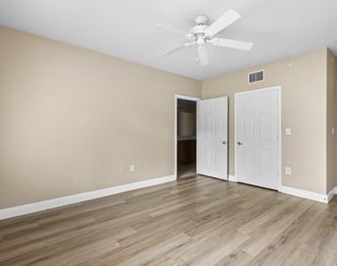 6450 Emerald Dunes Drive - Photo Thumbnail 21