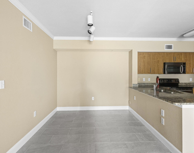 6450 Emerald Dunes Drive - Photo Thumbnail 9