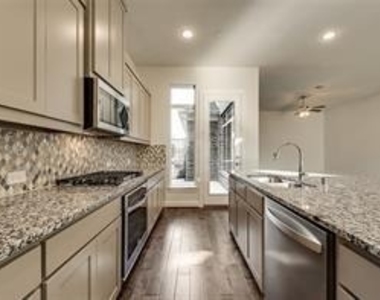 4929 Mckinney Hollow Drive - Photo Thumbnail 6