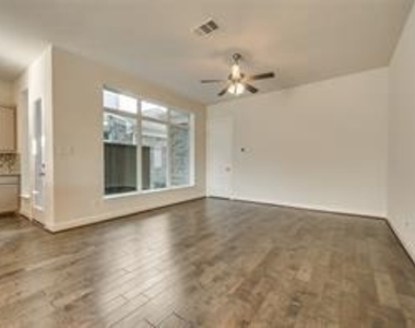 4929 Mckinney Hollow Drive - Photo Thumbnail 4