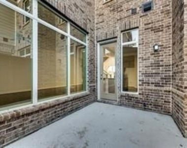 4929 Mckinney Hollow Drive - Photo Thumbnail 8