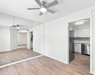 15151 Berry Trail - Photo Thumbnail 7