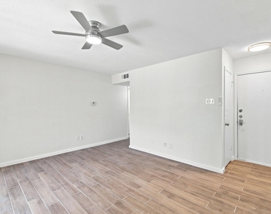 15151 Berry Trail - Photo Thumbnail 5