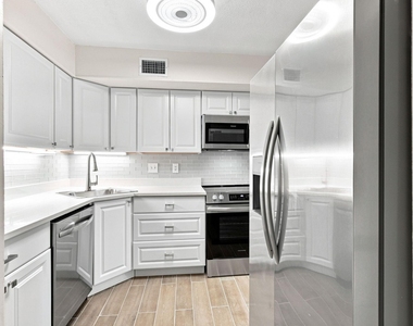 15151 Berry Trail - Photo Thumbnail 15