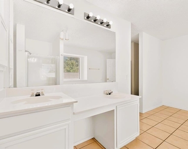 9073 Stillwater Trail - Photo Thumbnail 17