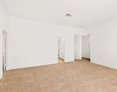 9073 Stillwater Trail - Photo Thumbnail 26