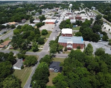 223 E Shreveport Street - Photo Thumbnail 4