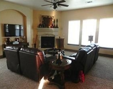 1020 Pearson Street - Photo Thumbnail 5